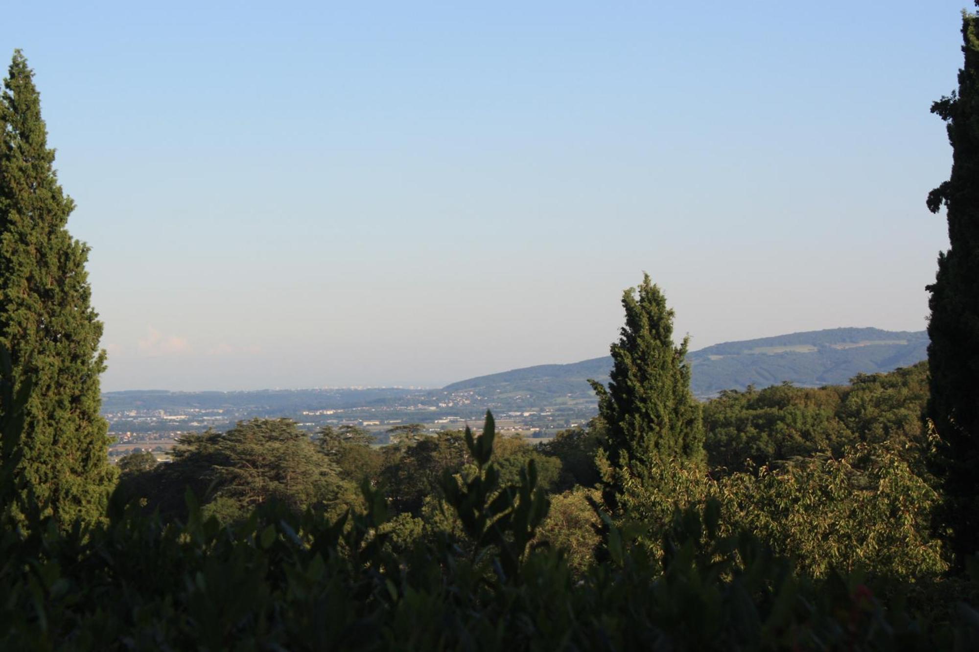 Domaine De Montclair Pommiers (Rhone) Exterior foto